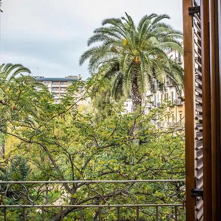 Palazzo Cosentino 住宿加早餐酒店 卡尔塔尼塞塔